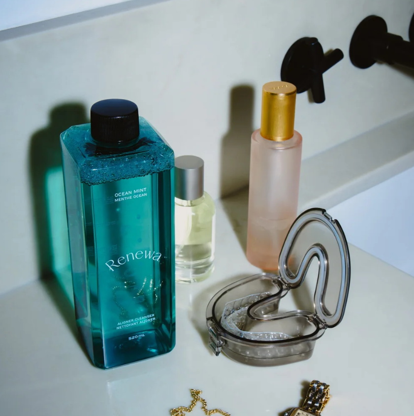 Renewa Day-to-Day Kit Ocean Mint — aligner cleanser and case on vanity